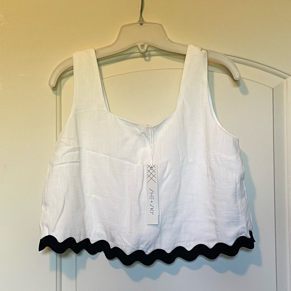 NWT Black & white scalloped set